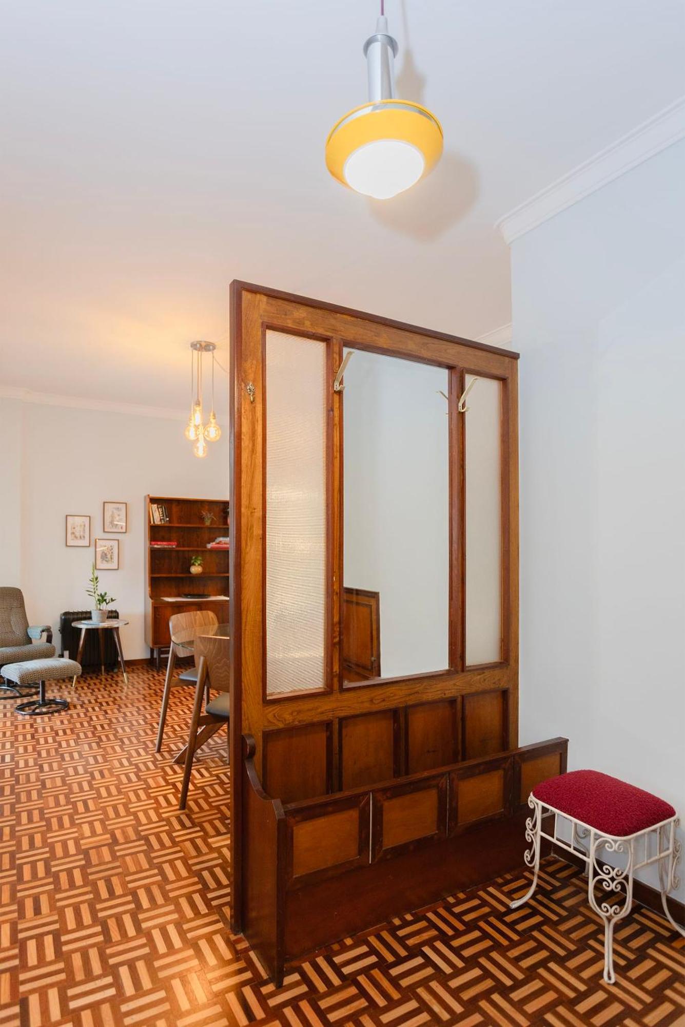 Liiiving In - Vintage Design * Porto