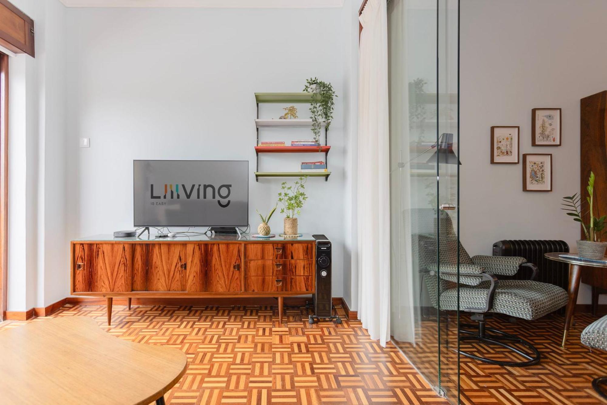 Liiiving In - Vintage Design