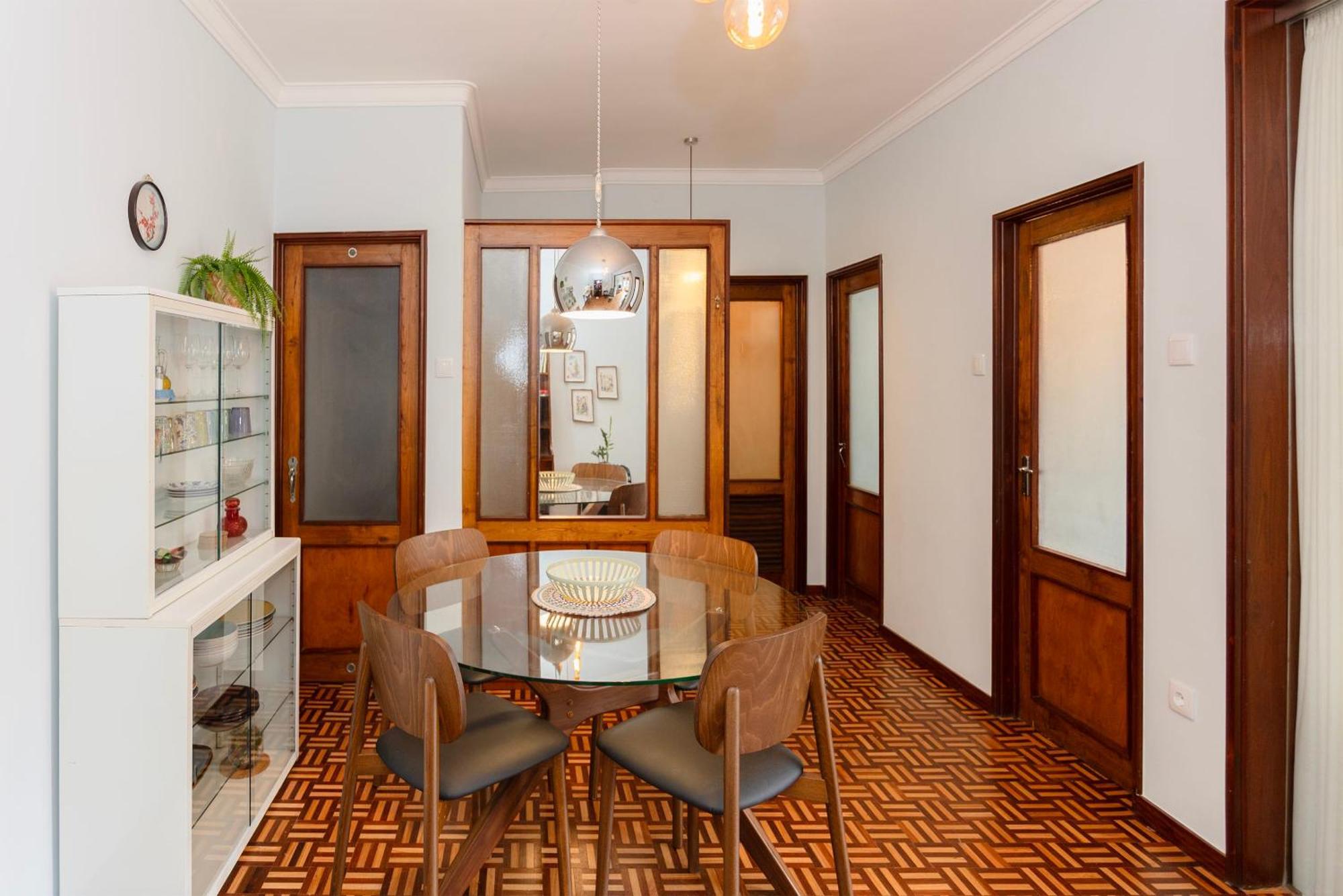 Liiiving In - Vintage Design Apartment Porto